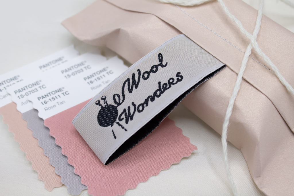 The characteristics of a woven label Nominette