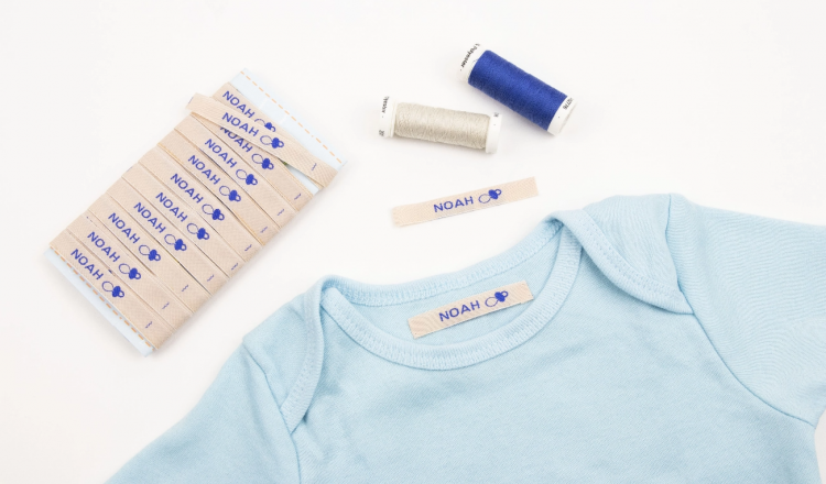 Étiquettes pour bébés et jeunes enfants Étiquettes pour bébés et jeunes enfants