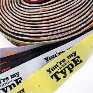 etichetta tessuta con logo personalizzato